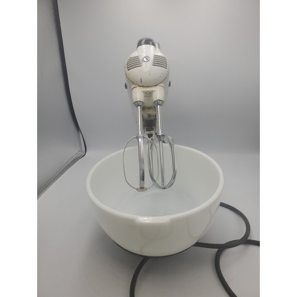 Vtg 1940s Sunbeam Mixmaster 10 Speed Model 9 Tested Working 9" Bowl See Picture - Picture 4 of 16